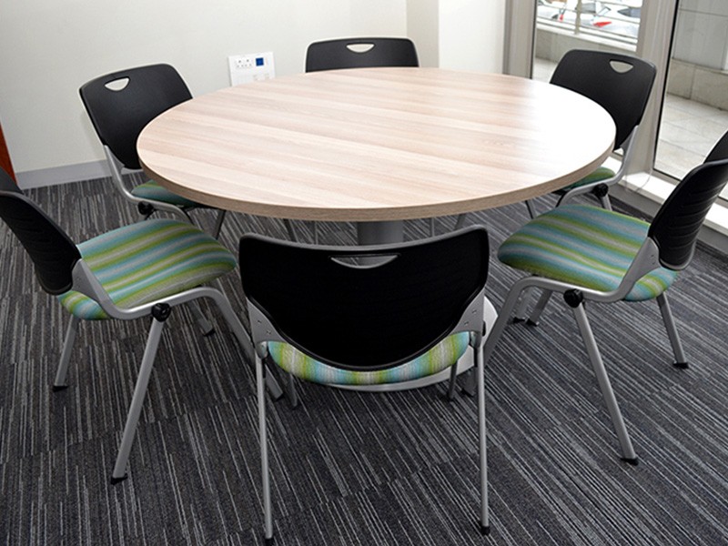 6-Seater Round Table