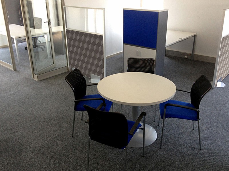 Meeting Area with Round Table & Silver Base